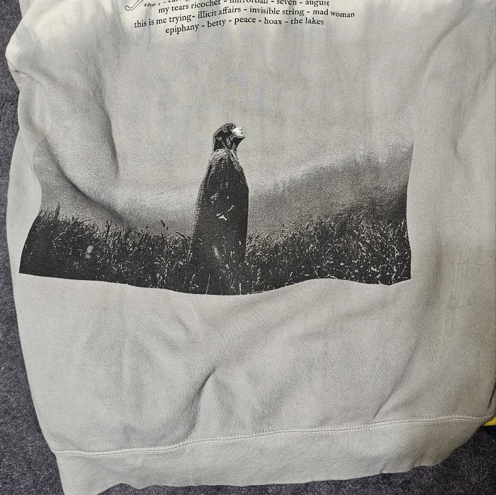Taylor swift folklore hoodie - Picture 3 of 5